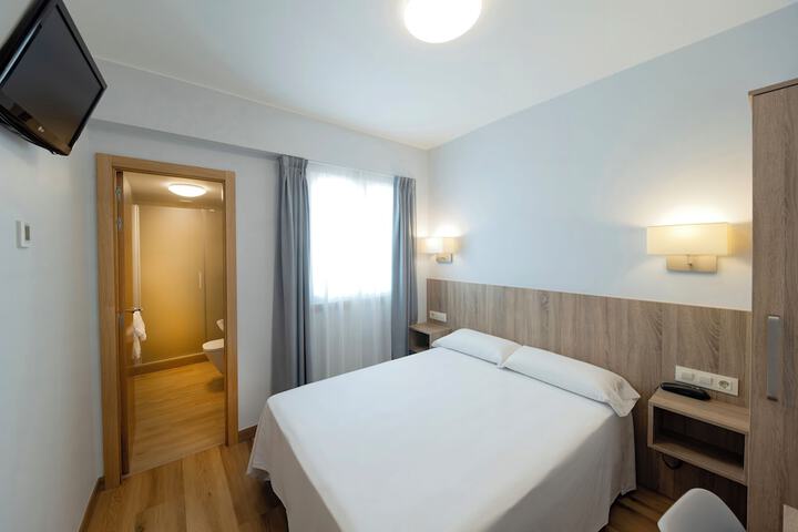Room 21 of 38