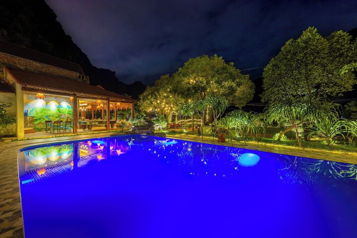Pool 32 of 67
