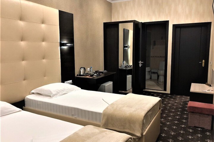 Room 30 of 82