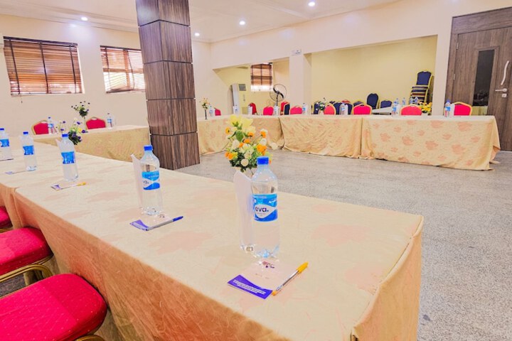 Ballroom/Hall 63 of 81