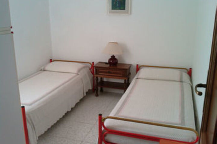 Room 11 of 22