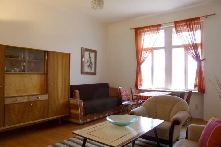 Room 16 of 108