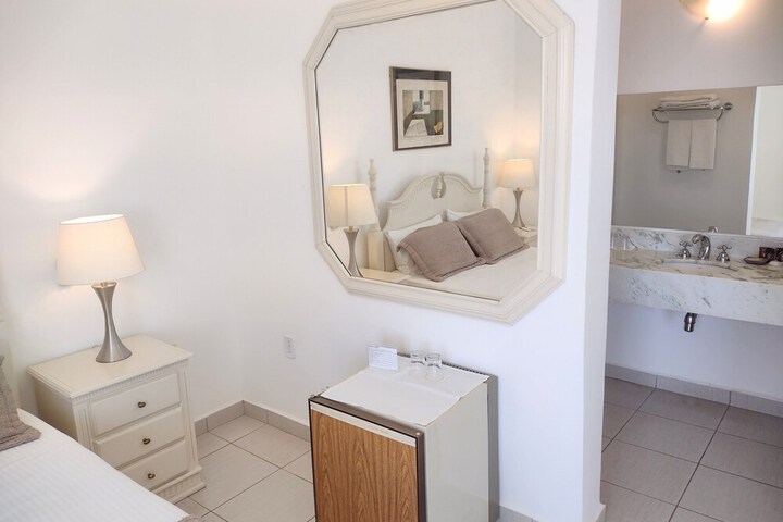Room 5 of 52
