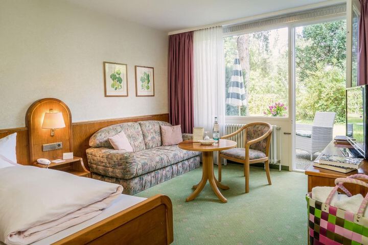 Room 10 of 42