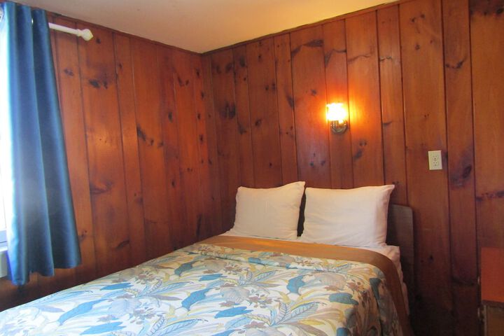 Room 23 of 219