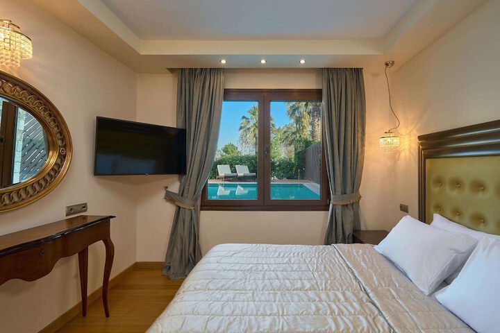 Room 44 of 169