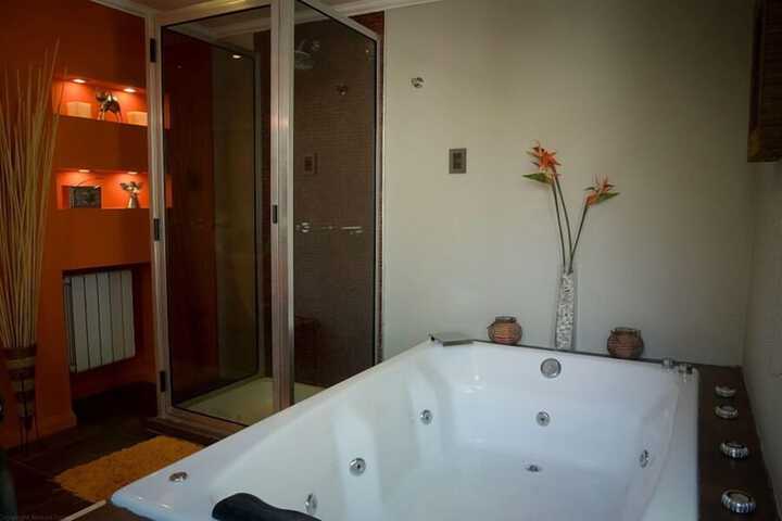 Room 32 of 48