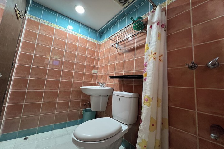 Room 33 of 46
