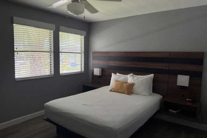 Room 2 of 30