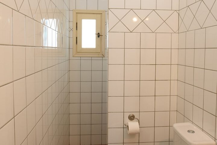 Room 34 of 47