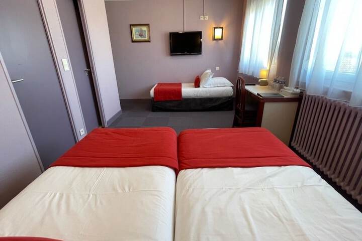 Room 14 of 33