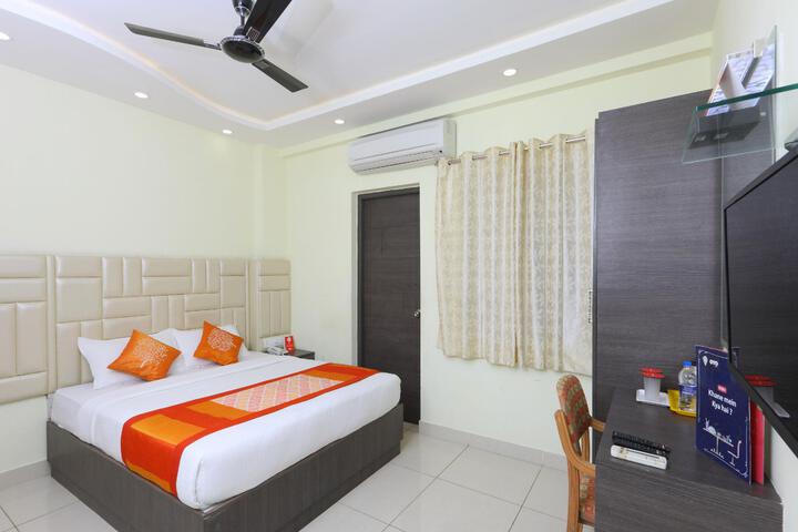 Room 3 of 12