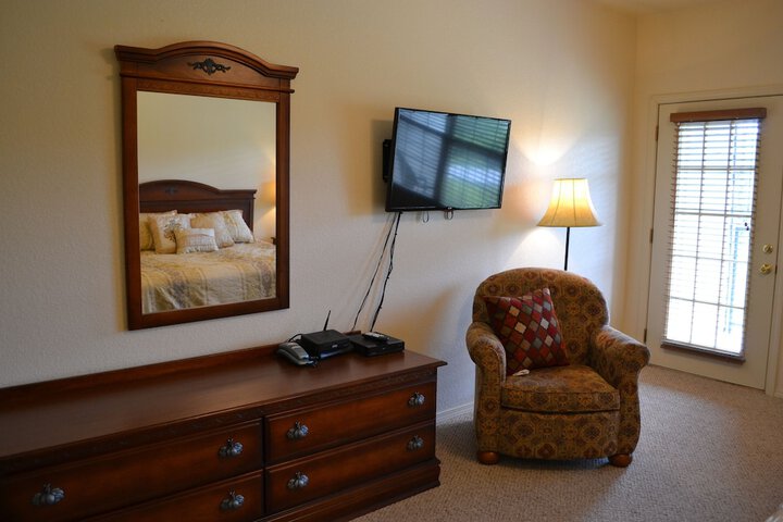 Room 37 of 127