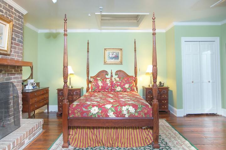 Room 6 of 170
