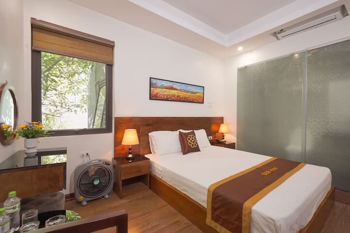 Room 8 of 25