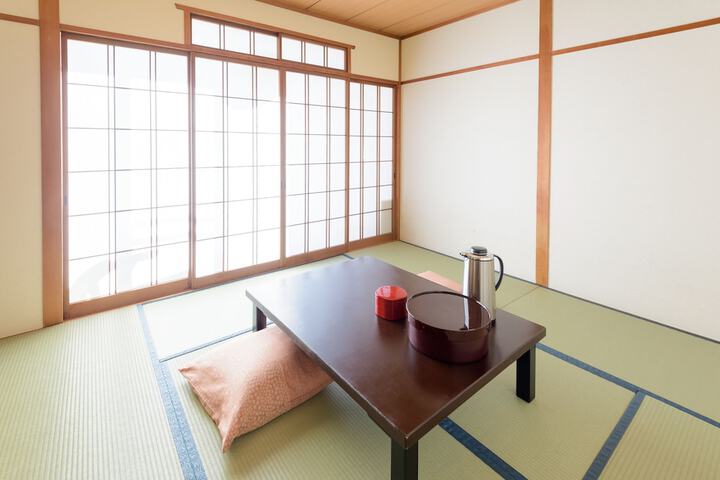Room 16 of 46