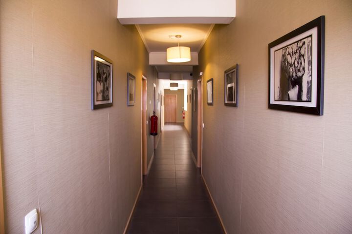 Ballroom/Hall 27 of 34