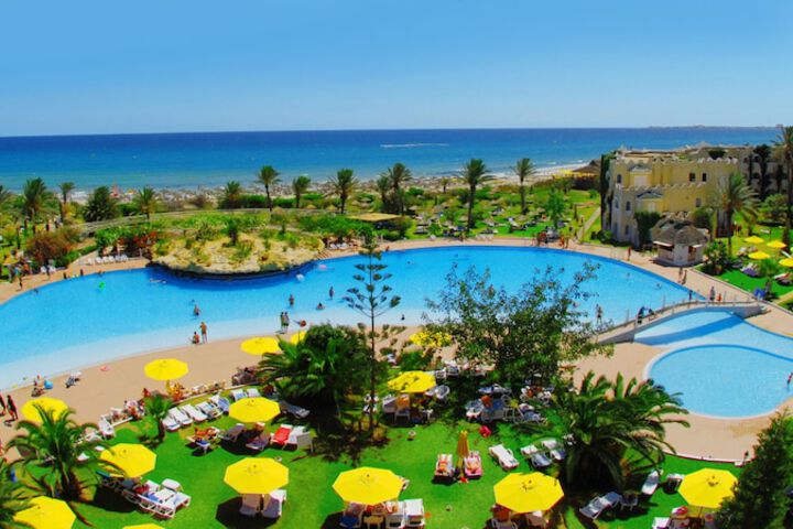 Hotel Pool