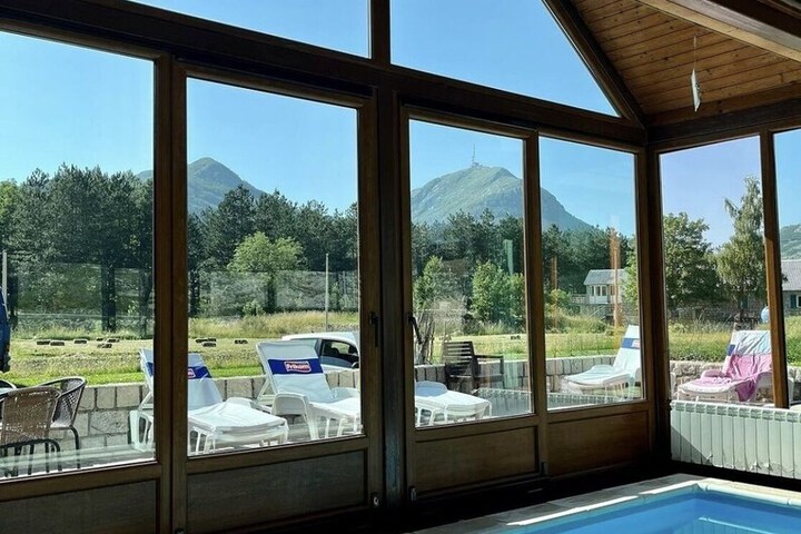 Pool 69 of 109