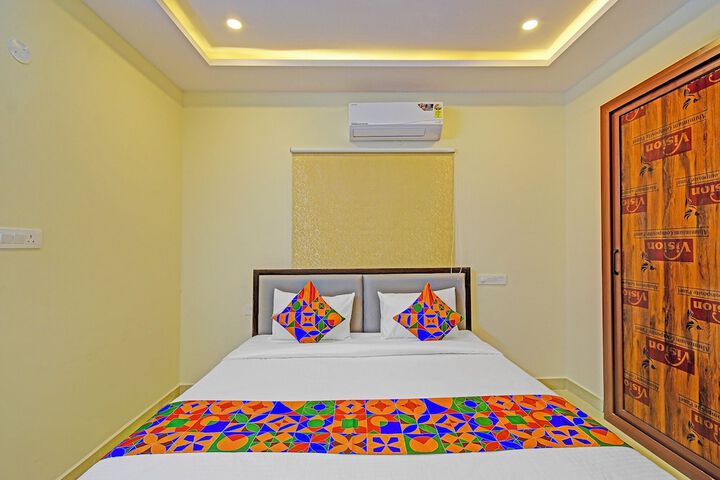 Room 6 of 27