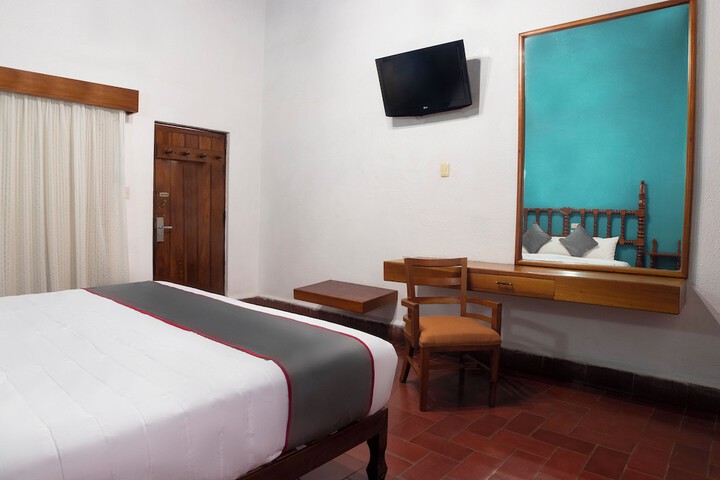 Room 42 of 182
