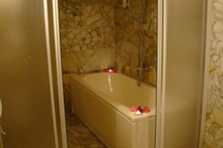 Room 7 of 21
