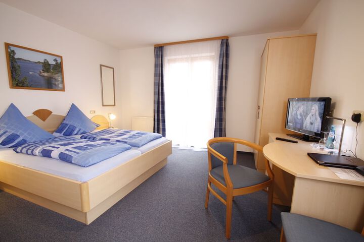 Room 33 of 59