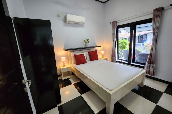 Room 6 of 111