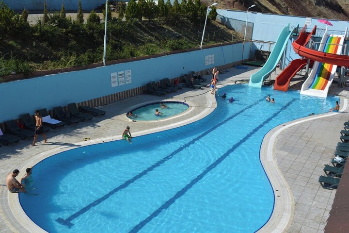 Pool 43 of 68