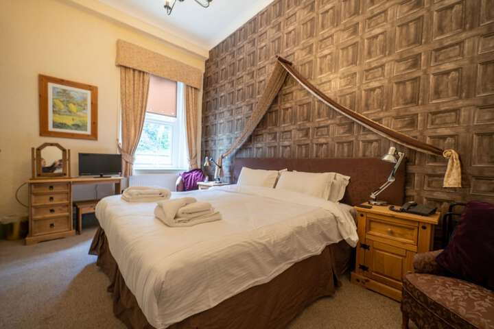 Room 2 of 14