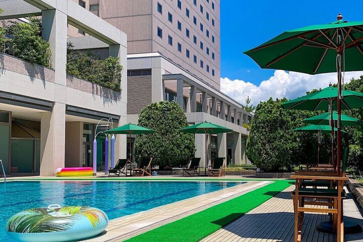 Pool Hotel