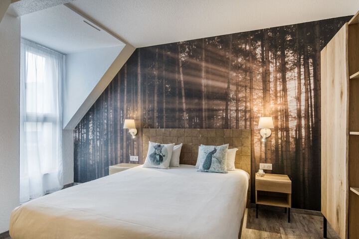 Room 46 of 127