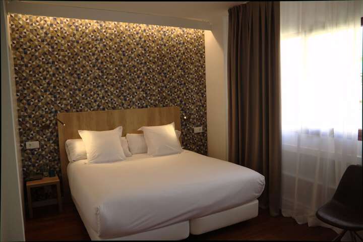 Room 6 of 52