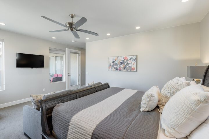 Room 2 of 60
