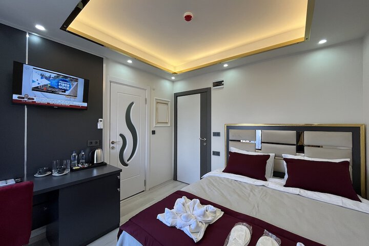 Room 27 of 108