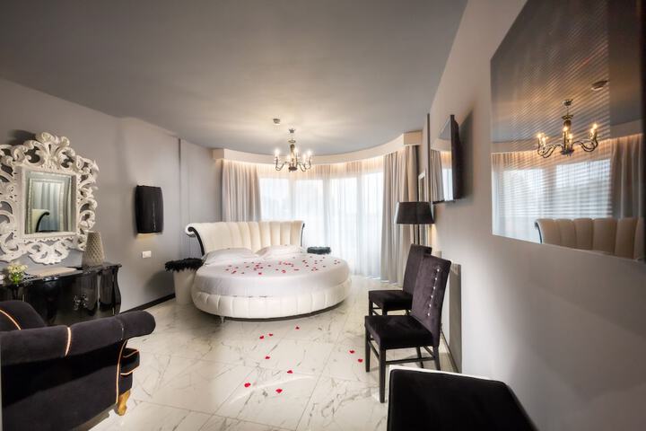 Room 14 of 63