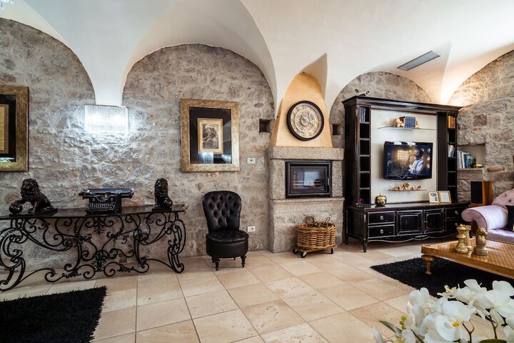 Lobby Entry