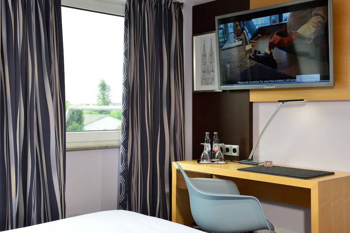 Room 8 of 54