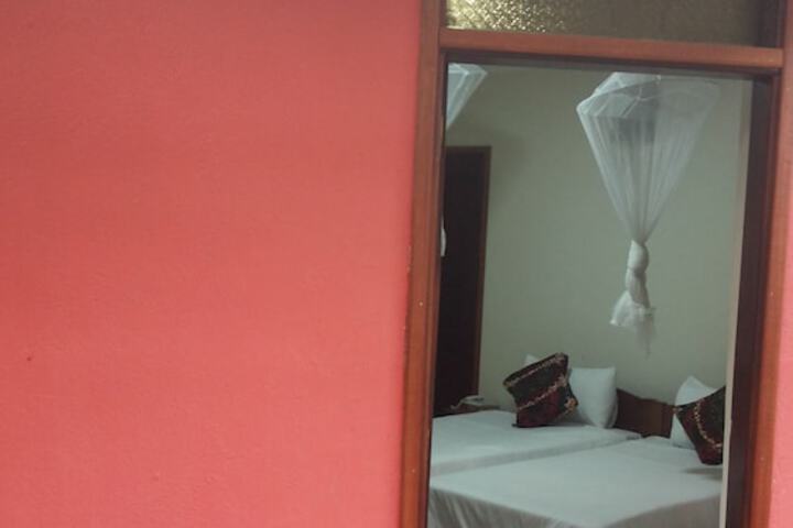 Room 18 of 115