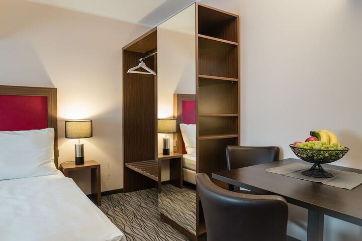 Room 16 of 61