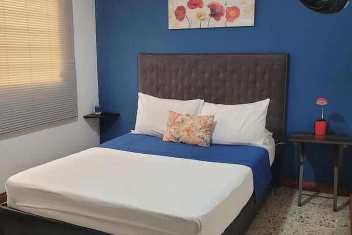 Room 7 of 32