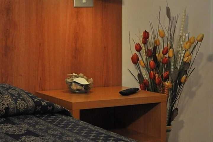 Room 17 of 28