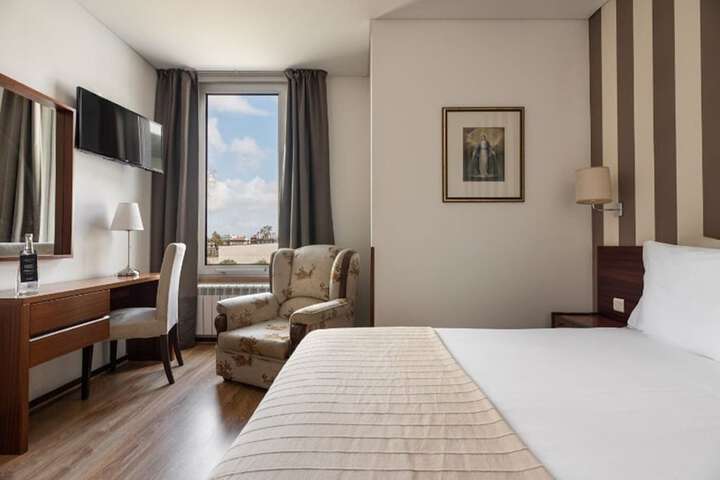 Room 47 of 92