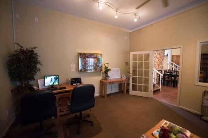Business Center 89 of 125