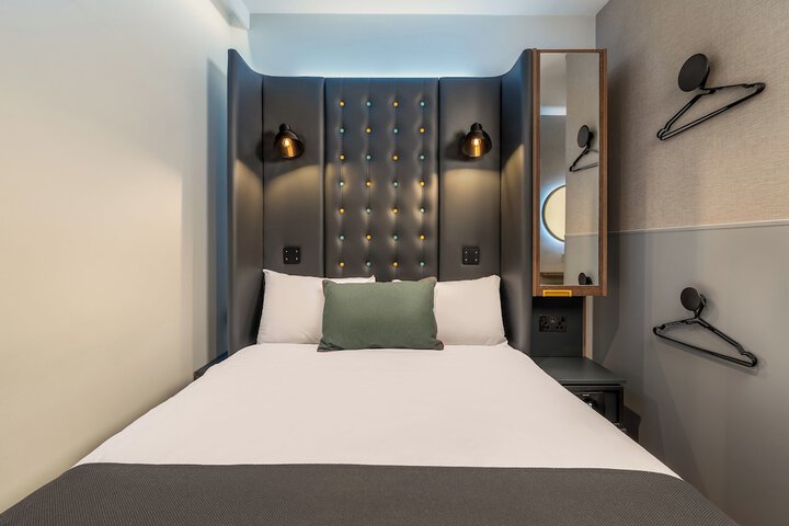 Room 17 of 48