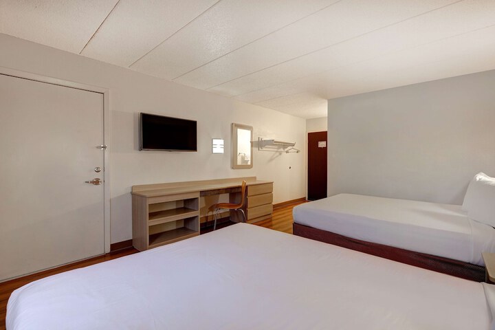 Room 5 of 25