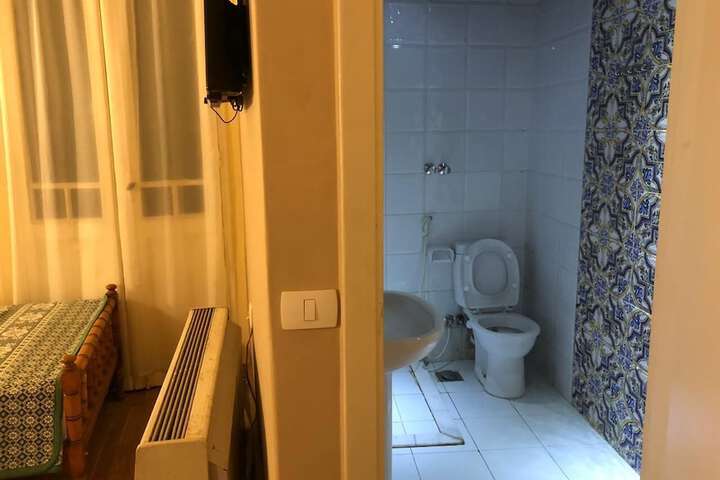 Room 15 of 36