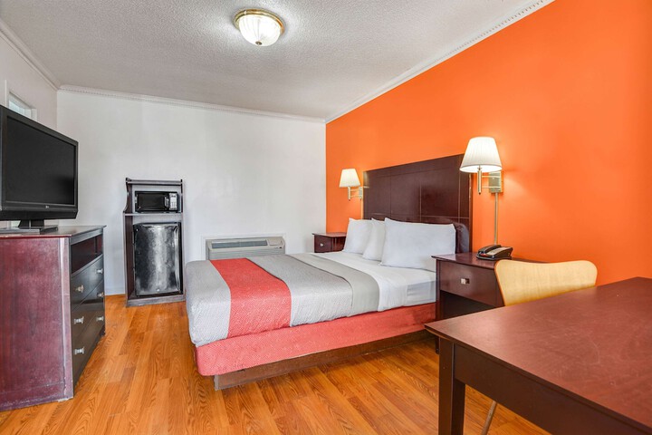 Room 8 of 21