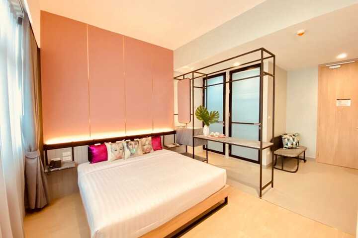 Room 18 of 149