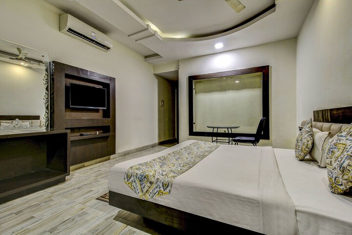 Room 12 of 28